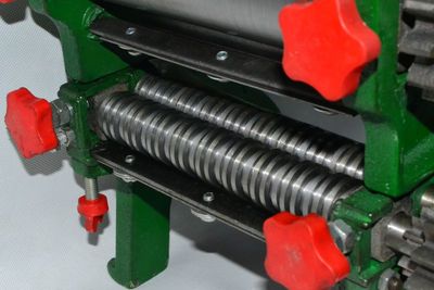 從手動(dòng)到自動(dòng) 家用手搖壓面機(jī)的電動(dòng)化改裝指南